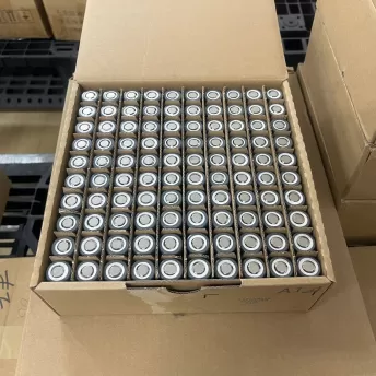 Pin lithium-ion LG INR18650M26 Mới